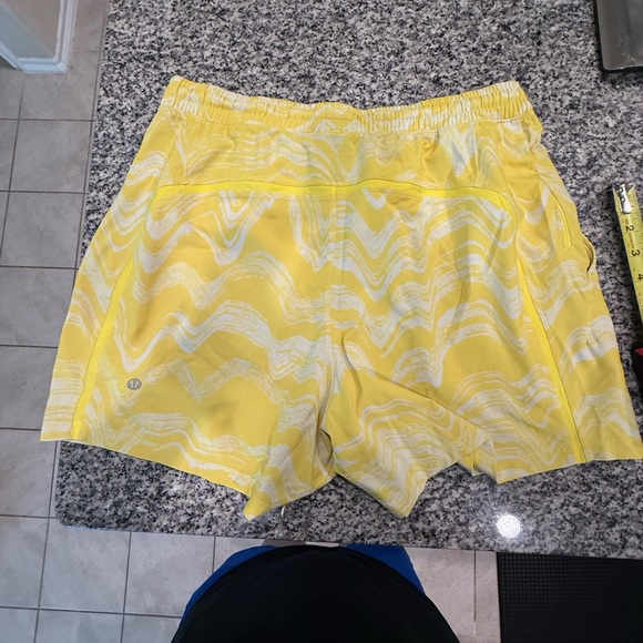 Lululemon pace breaker 5in Shorts - Picture 9 of 10